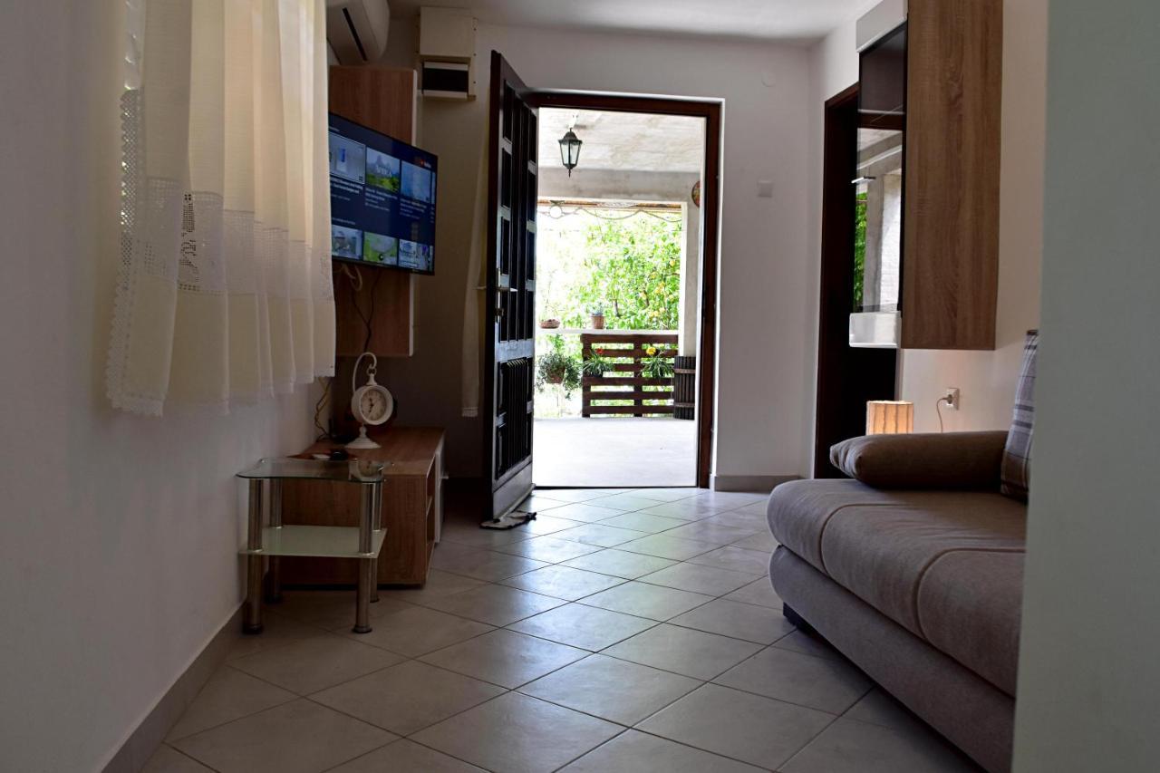 Irma Apartment Podstrana Exterior photo